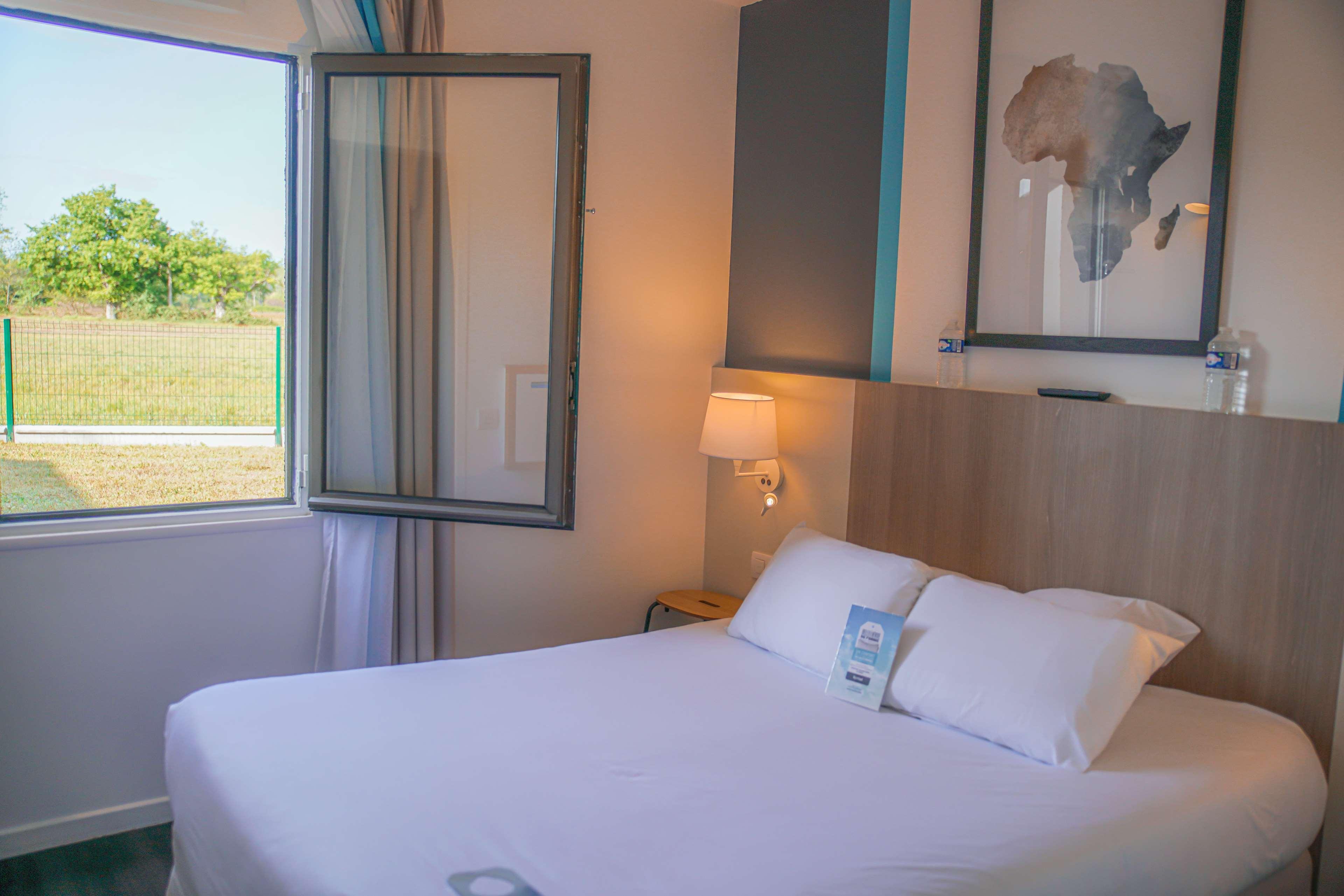 Kyriad Hotel La Flèche Zewnętrze zdjęcie