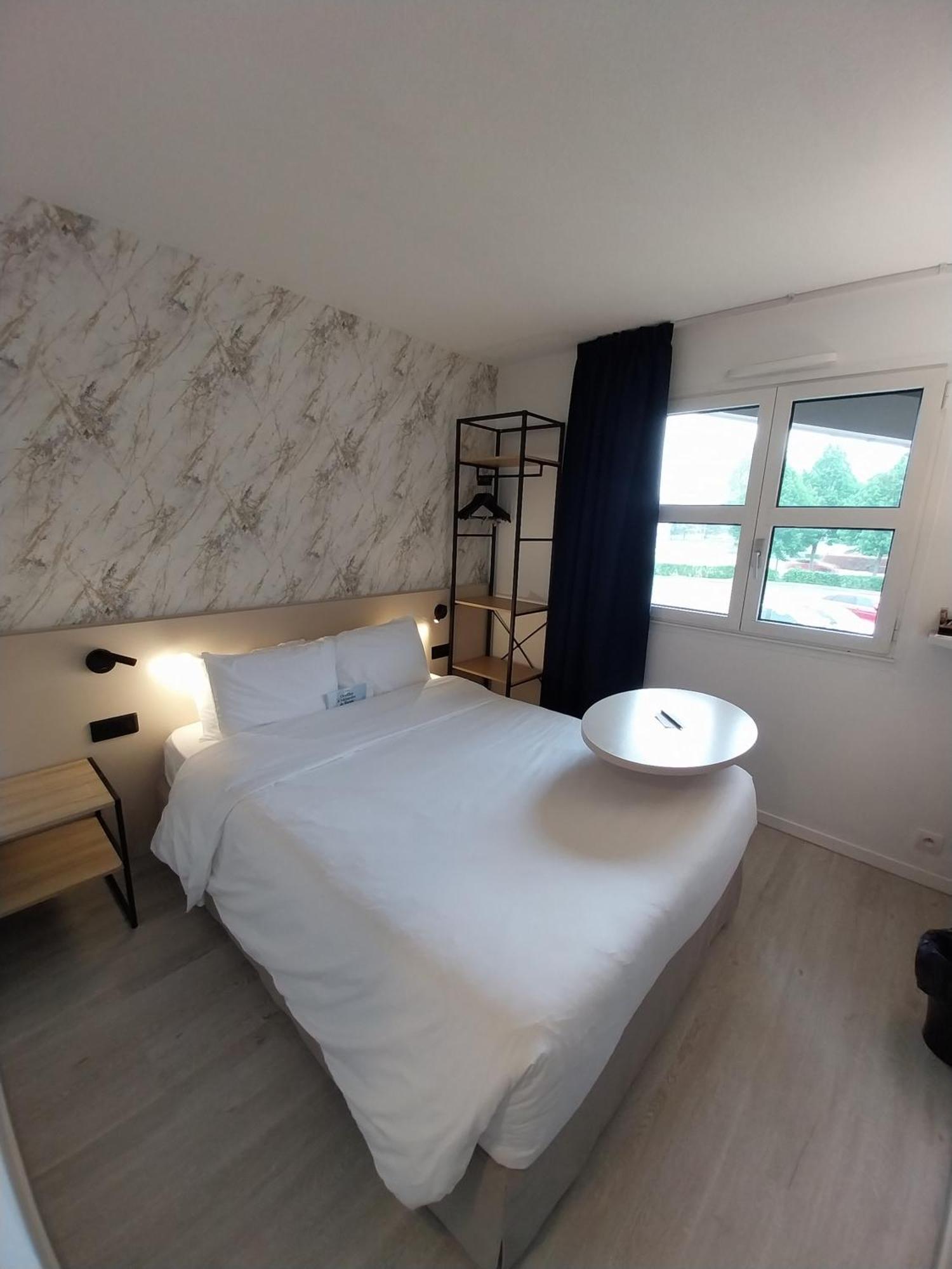 Kyriad Hotel La Flèche Zewnętrze zdjęcie