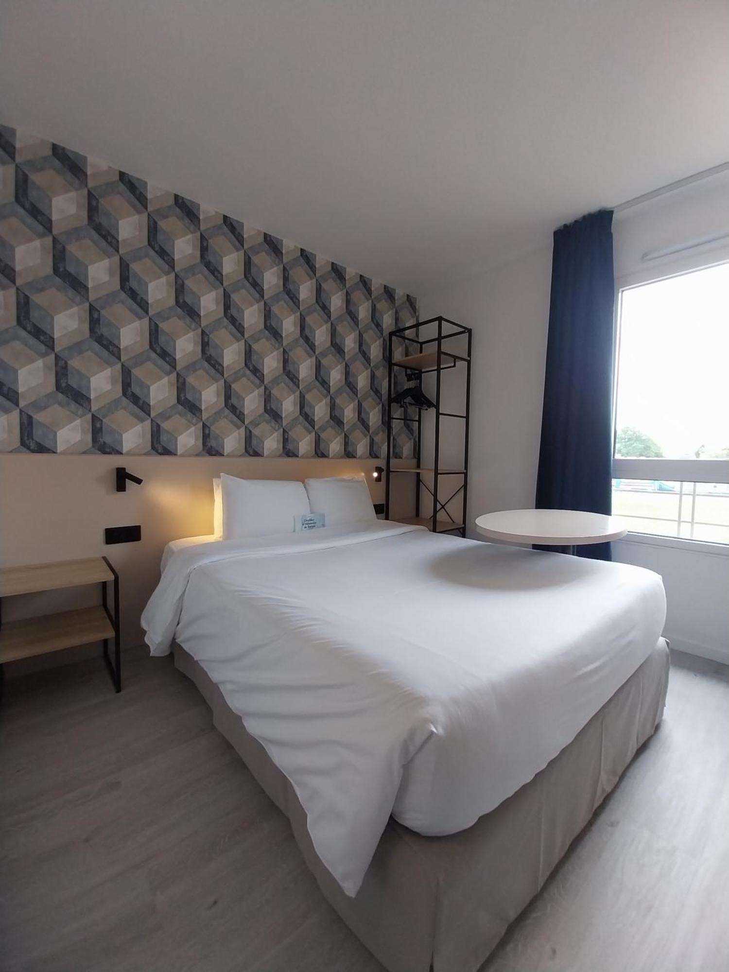 Kyriad Hotel La Flèche Zewnętrze zdjęcie