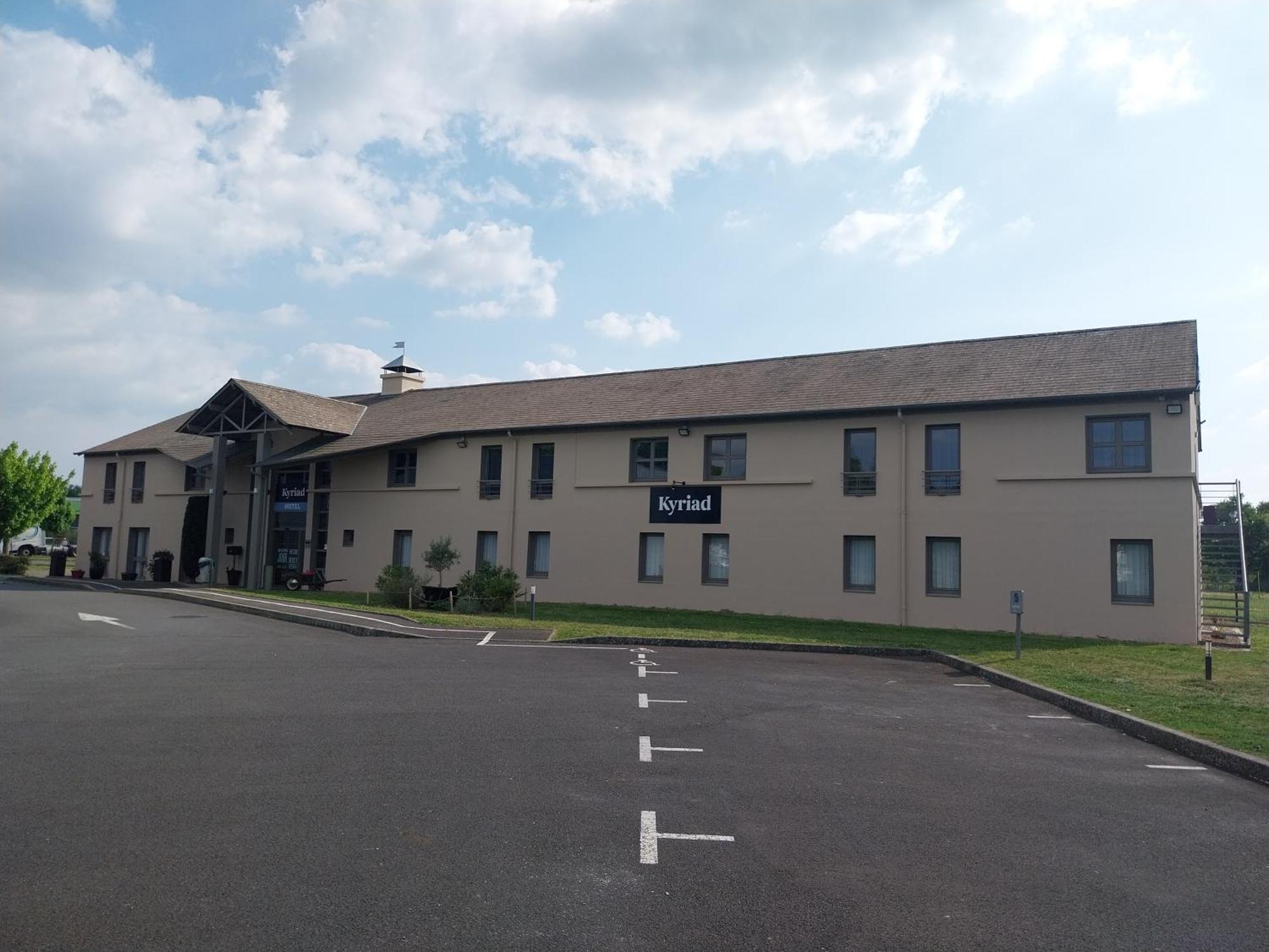 Kyriad Hotel La Flèche Zewnętrze zdjęcie
