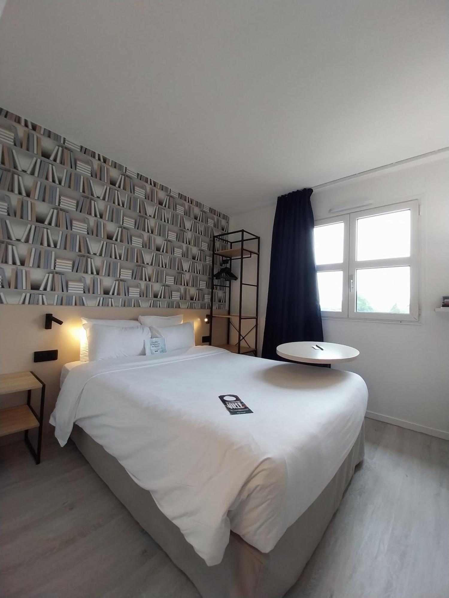 Kyriad Hotel La Flèche Zewnętrze zdjęcie
