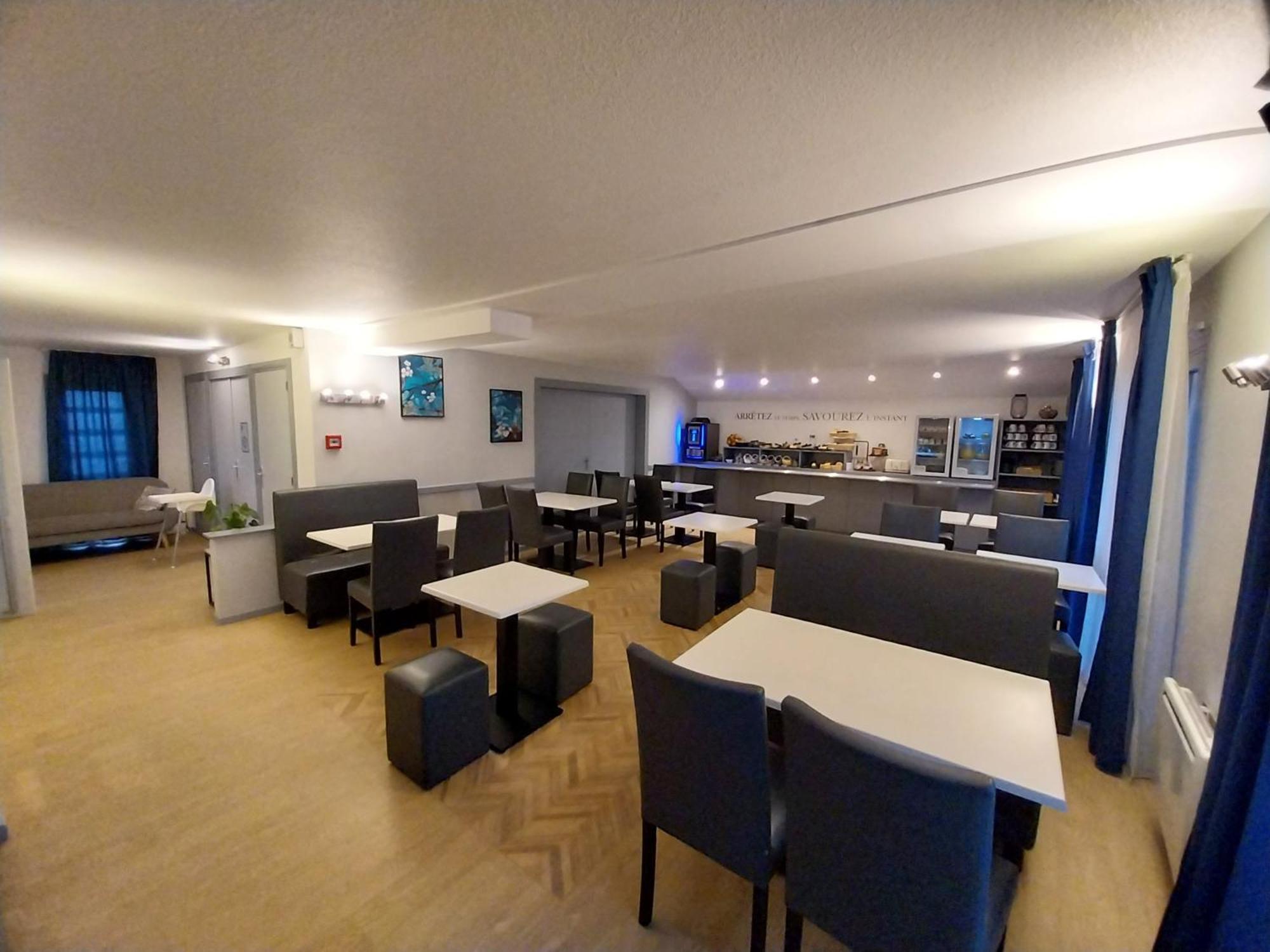 Kyriad Hotel La Flèche Zewnętrze zdjęcie
